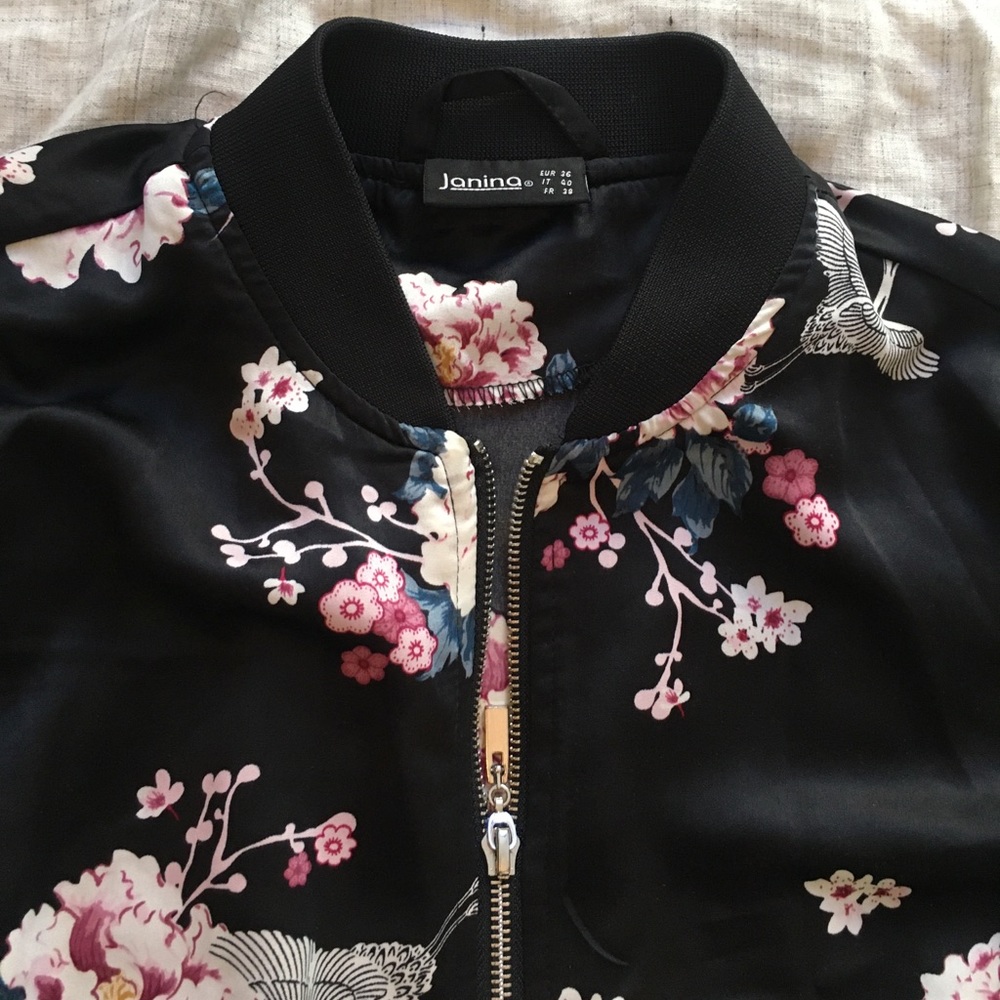 Jacket - Picture 3 of 4